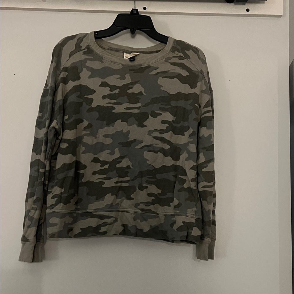 Universal Thread Camouflage Sweatshirt